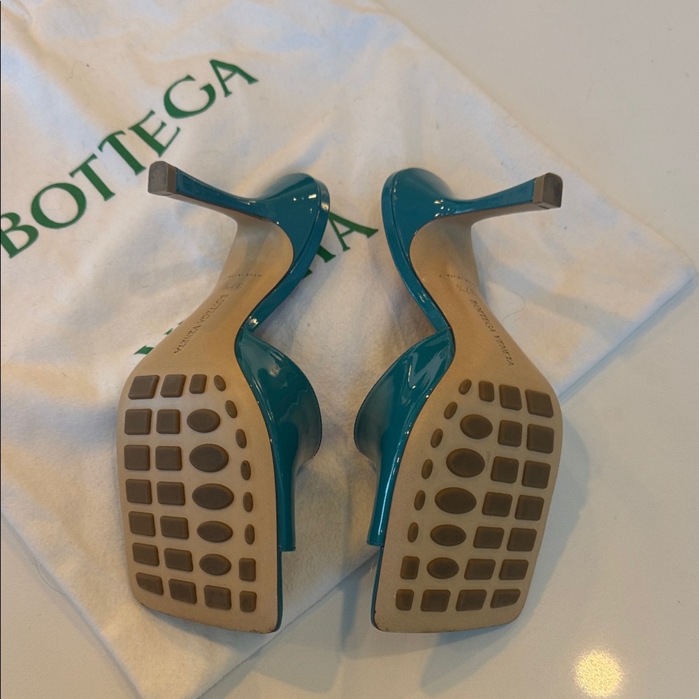 Bottega Veneta Stretch Mule - Picture 2 of 4